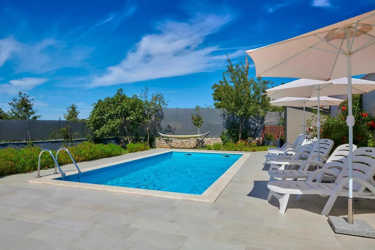 וילה Burići Holiday House Emma