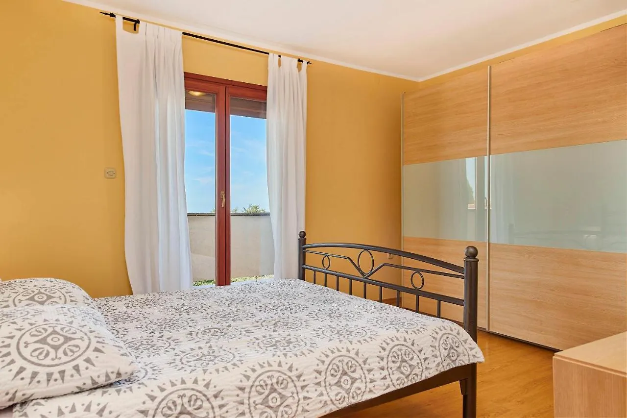 וילה Burići Holiday House Emma