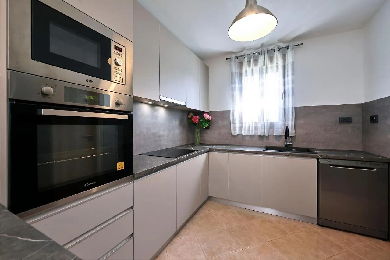 וילה Burići Holiday House Emma