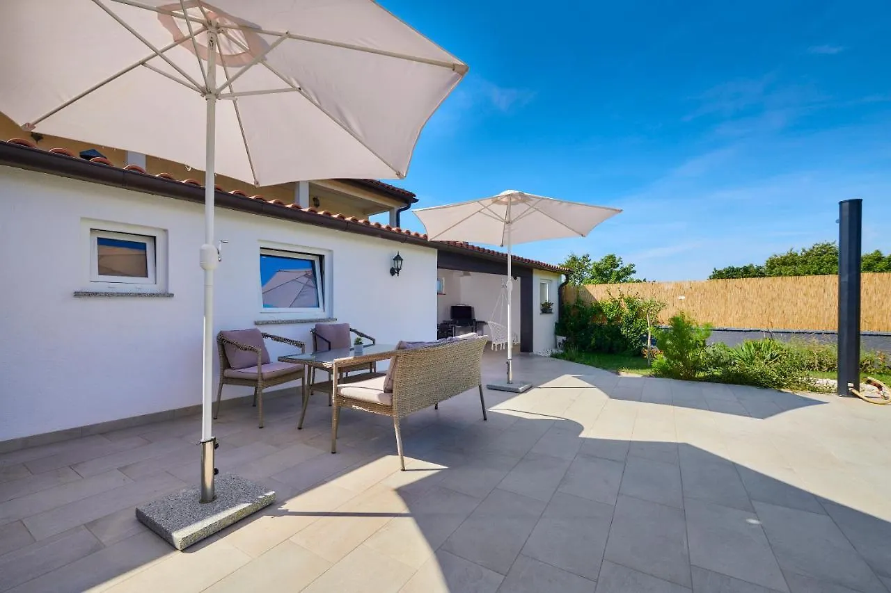 וילה Burići Holiday House Emma קרואטיה
