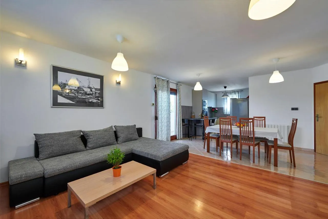 Burići Holiday House Emma וילה